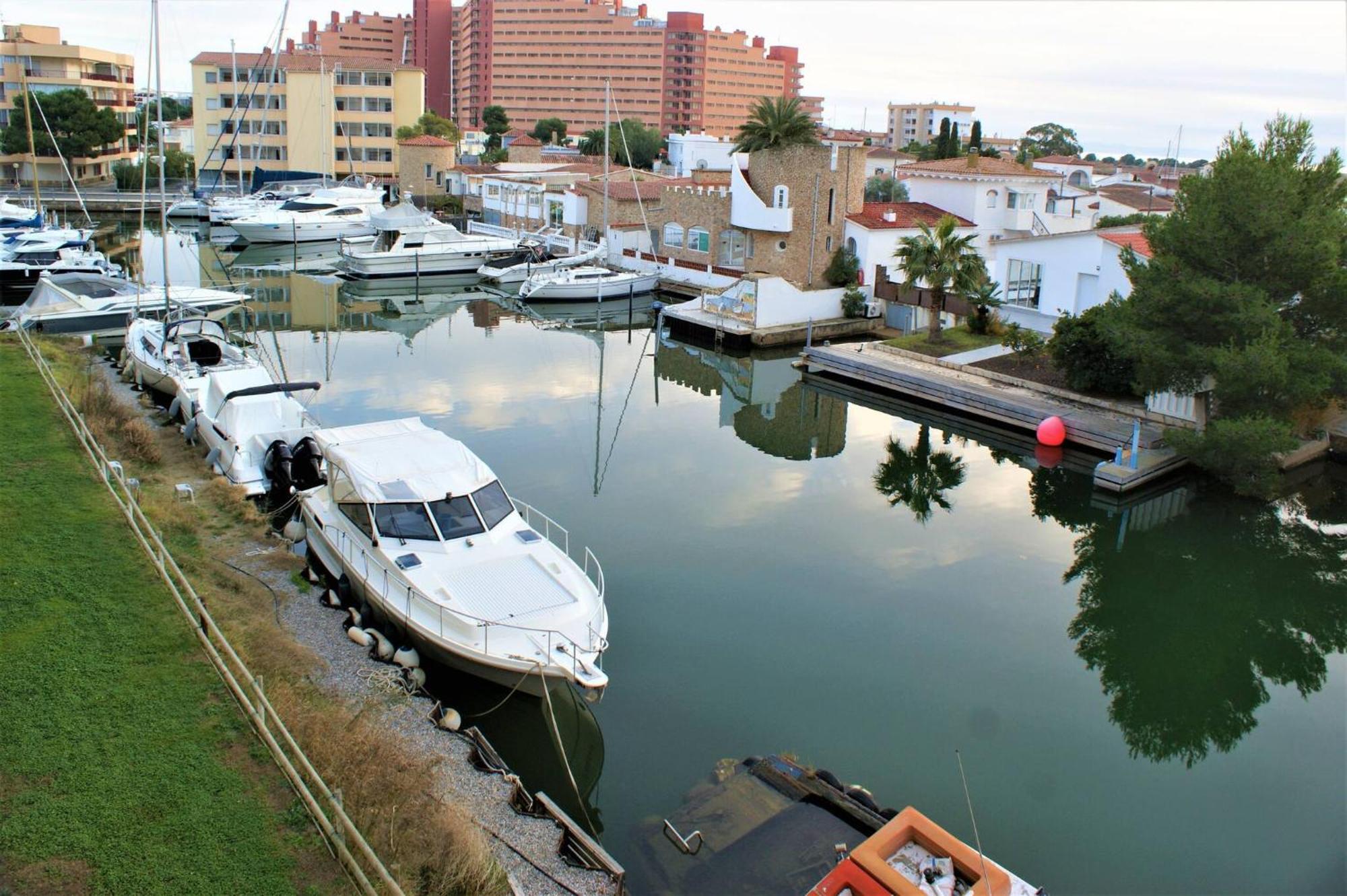 Apartamento En Roses Con Vistas Al Canal Y Piscina Av-52 Bagian luar foto