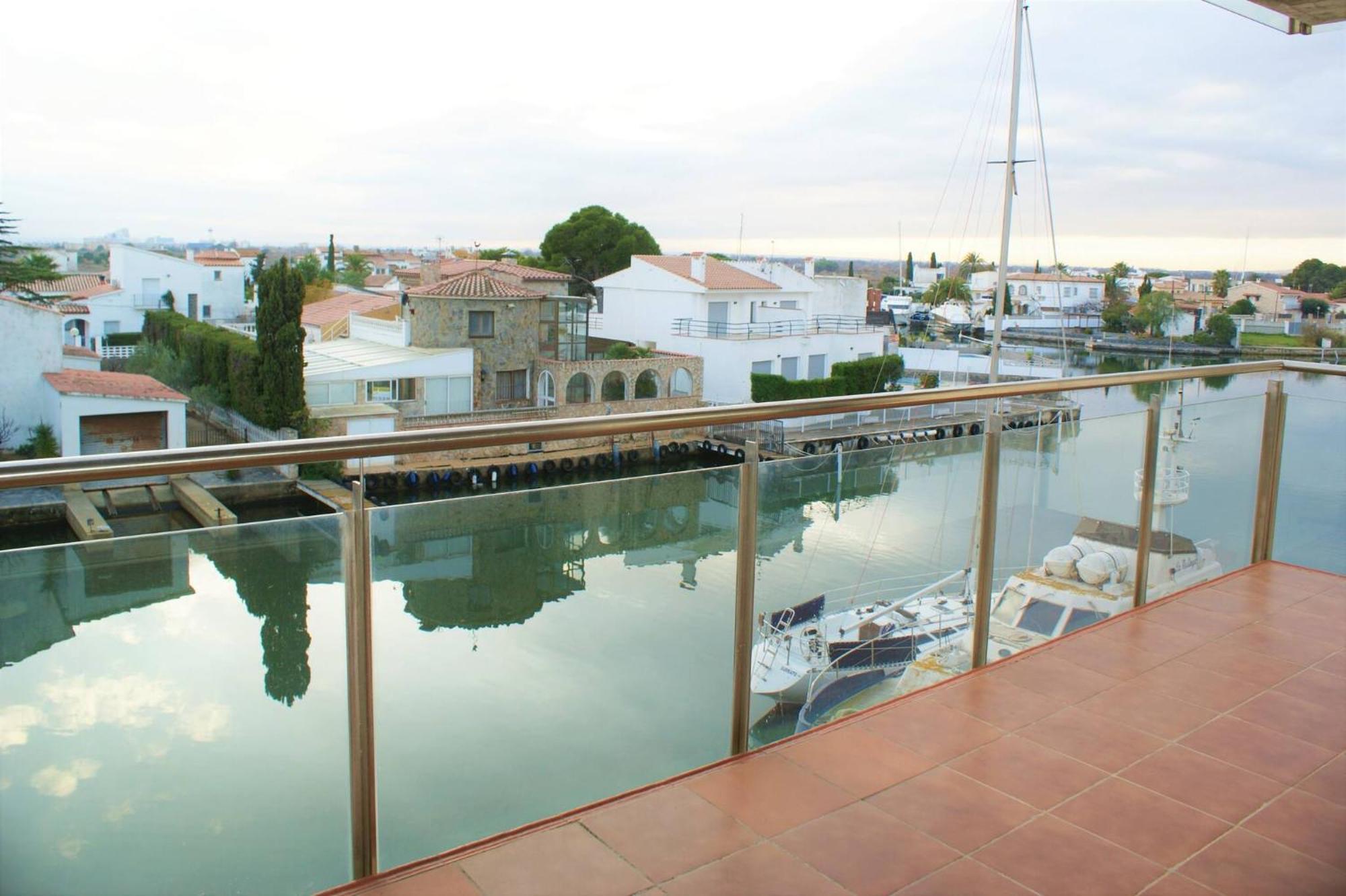 Apartamento En Roses Con Vistas Al Canal Y Piscina Av-52 Bagian luar foto